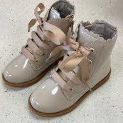 Girl's Scalloped Boot